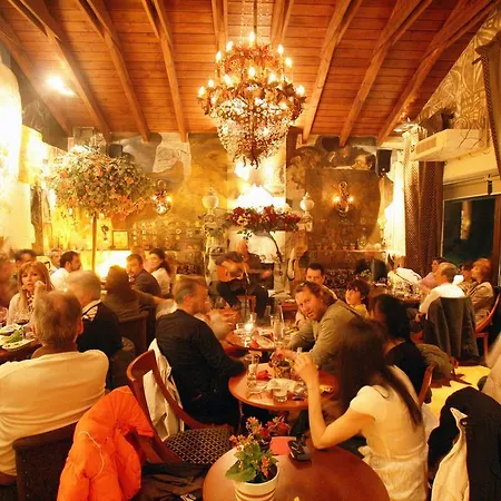 Leventis Art فندق